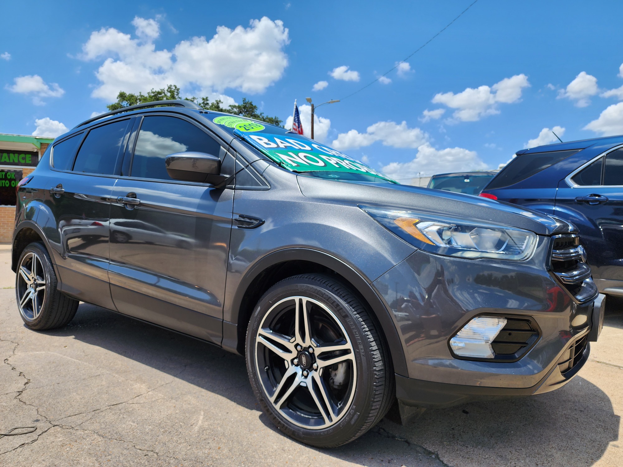 2019 GRAY Ford Escape SEL (1FMCU0HD2KU) , AUTO transmission, located at 2660 S.Garland Avenue, Garland, TX, 75041, (469) 298-3118, 32.885551, -96.655602 - Welcome to DallasAutos4Less, one of the Premier BUY HERE PAY HERE Dealers in the North Dallas Area. We specialize in financing to people with NO CREDIT or BAD CREDIT. We need proof of income, proof of residence, and a ID. Come buy your new car from us today!! This is a Super Clean 2019 FORD ESCAP - Photo #1